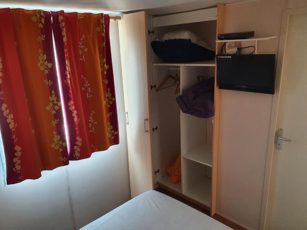 Mobil Home Avec Spacieuse Terrasse A Meschers Proche De Royan 外观 照片