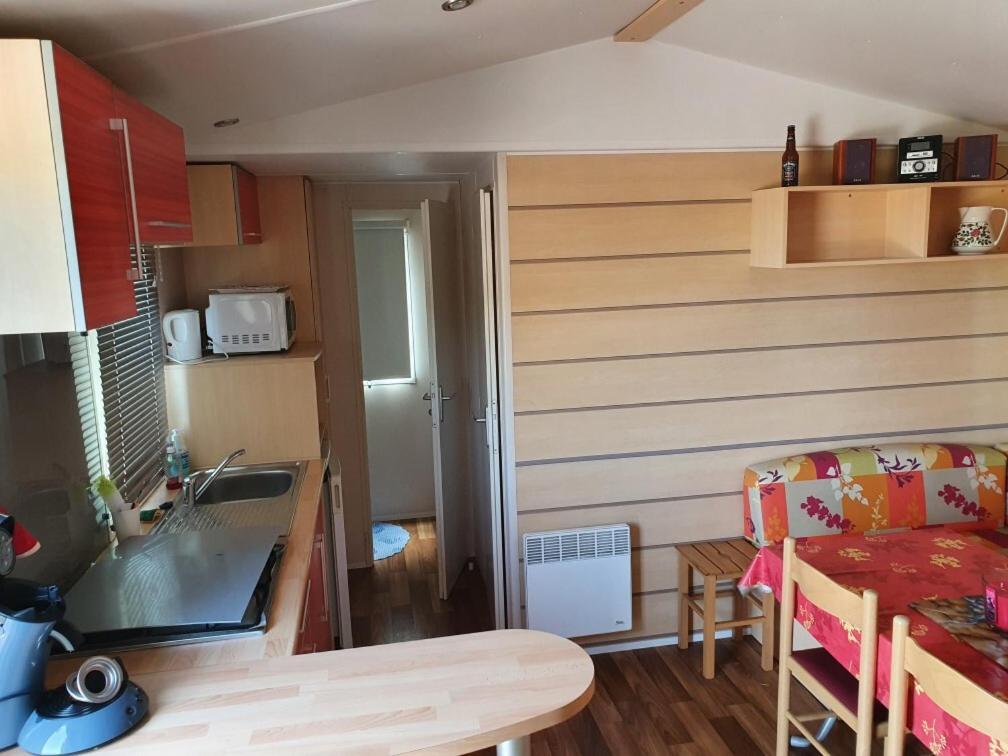 Mobil Home Avec Spacieuse Terrasse A Meschers Proche De Royan 外观 照片
