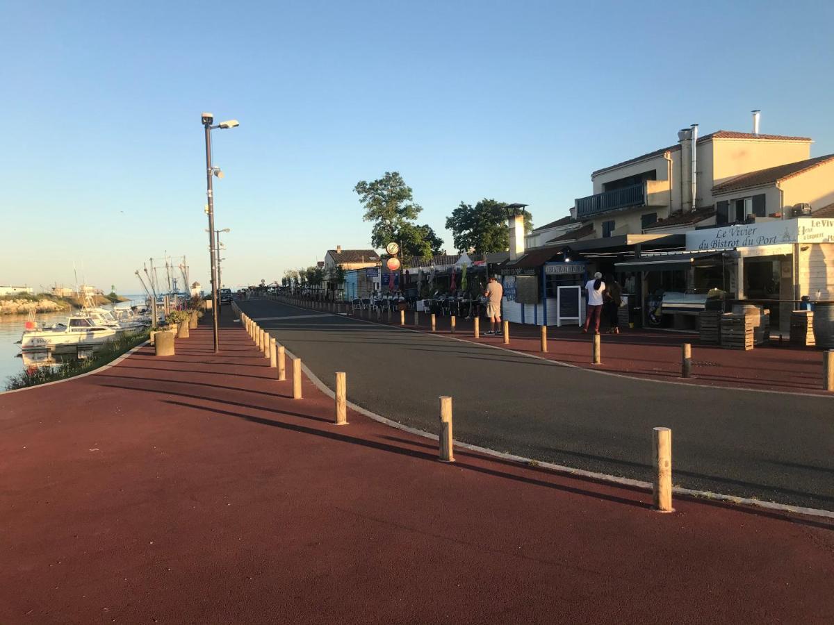 Mobil Home Avec Spacieuse Terrasse A Meschers Proche De Royan 外观 照片