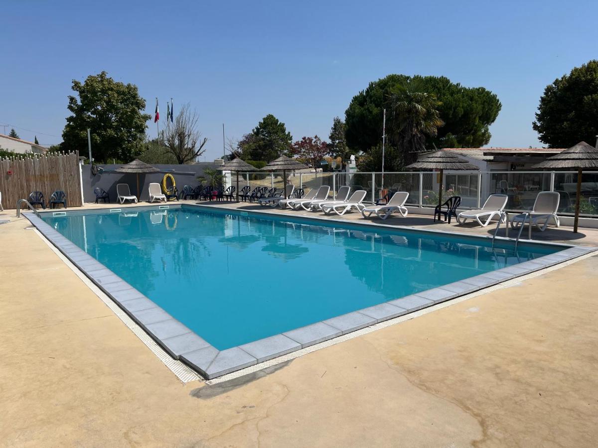 Mobil Home Avec Spacieuse Terrasse A Meschers Proche De Royan 外观 照片